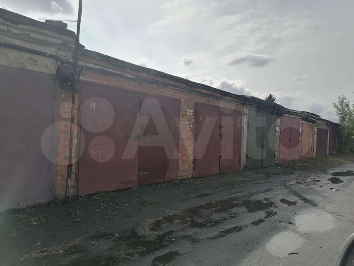 Гараж, > 30 м²