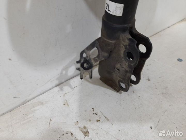 Амортизатор передний левый Toyota Camry V70 2018