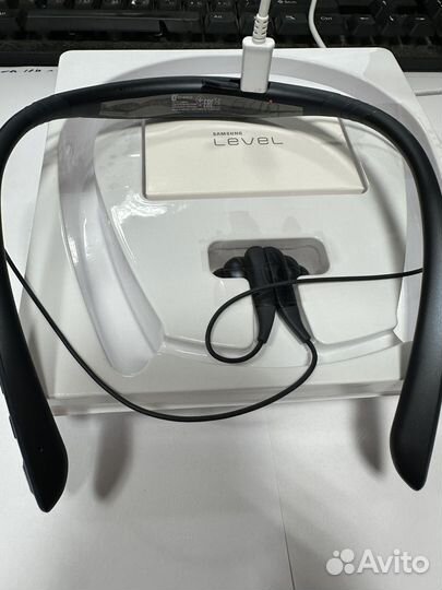 Bluetooth гарнитура samsung level u pro