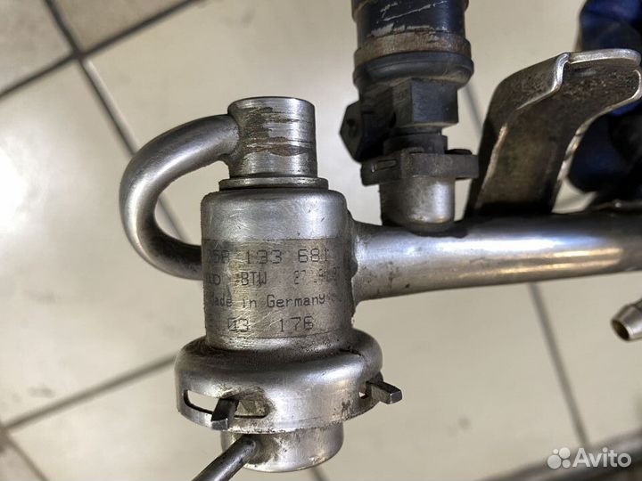 Топливная форсунка рампа Audi A4 B5 1.8 ADR