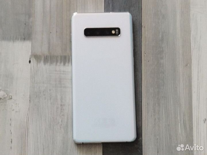 Samsung Galaxy S10+, 8/128 ГБ
