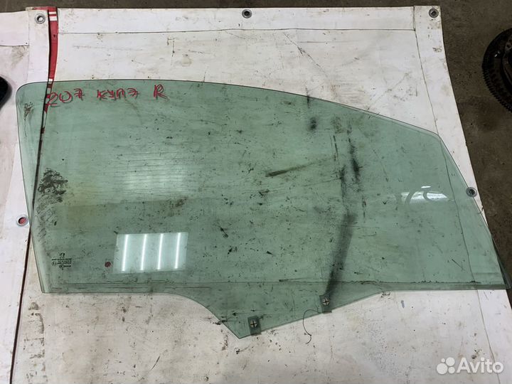 Стекло двери Peugeot 207