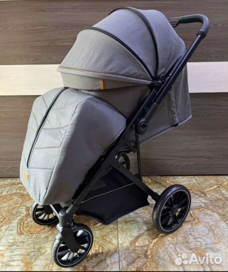 Новая коляска с перекидной ручкой Luxmom H2