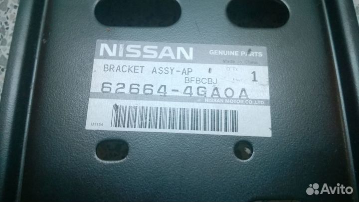 Кронштейн усилителя переднего бампера правый Q50