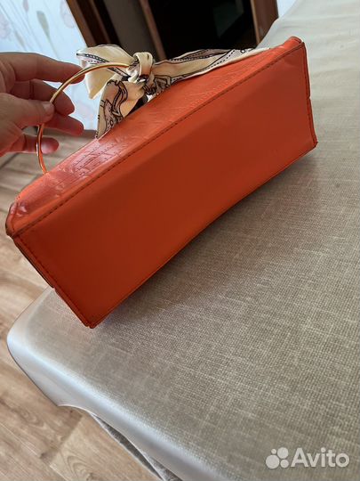 Сумочка яркая