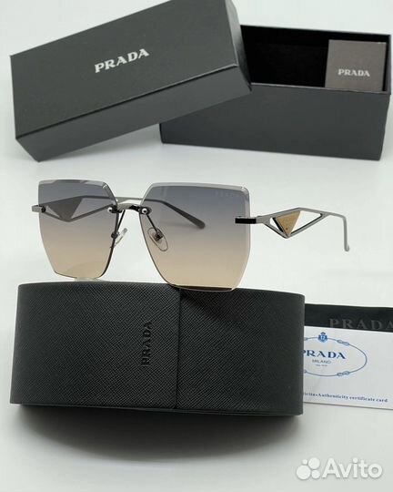 Солнцезащитные очки prada
