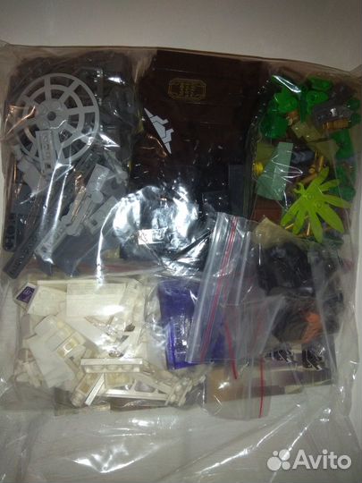 Lego Corvus Glaive Thresher Attack 76103