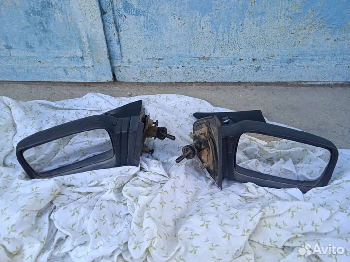 Зеркало заднего вида