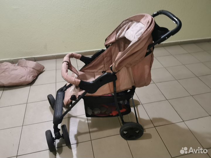 Продам прогулочную коляску