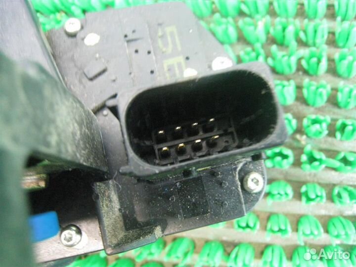 Замок двери передней правой Opel Antara 2007