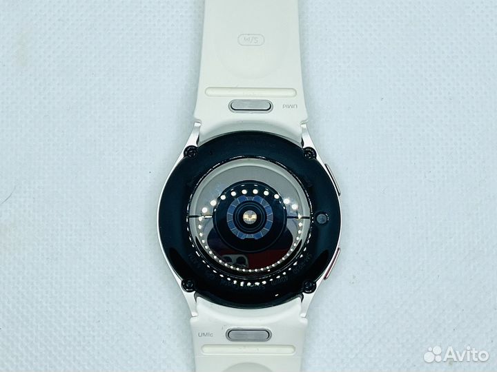 Смарт-часы Samsung Galaxy Watch6 40mm White Gold