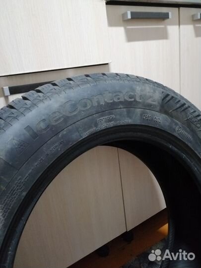 Continental IceContact 2 215/65 R17