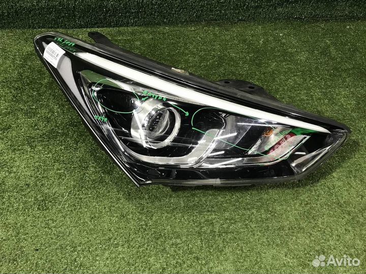 Фара правая Hyundai Santa Fe