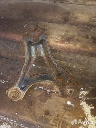 Рычаг нижний левый Форд Мондео 2