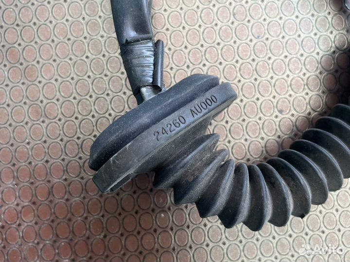 Коса двери передней Nissan Primera P12