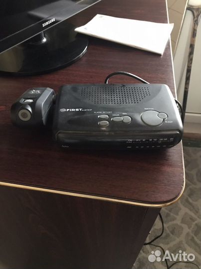 Часы с проекцией