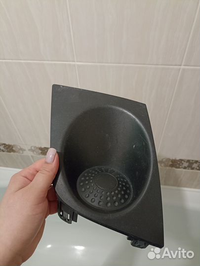 Nissan tiida заглушка на бампер левая