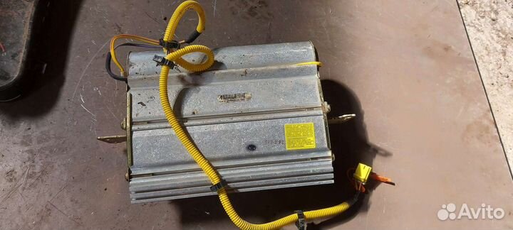 Подушка в Торпедо на Cadillac CTS