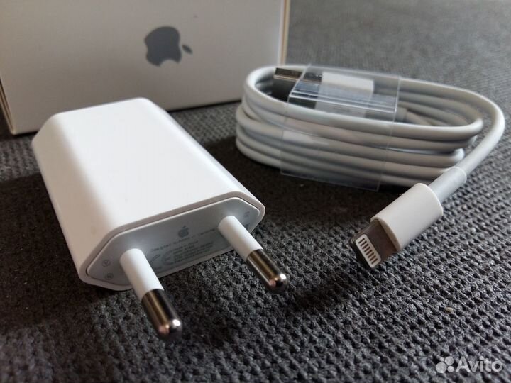 Зарядка 1A с USB выходом (+кабель Apple Lightning)