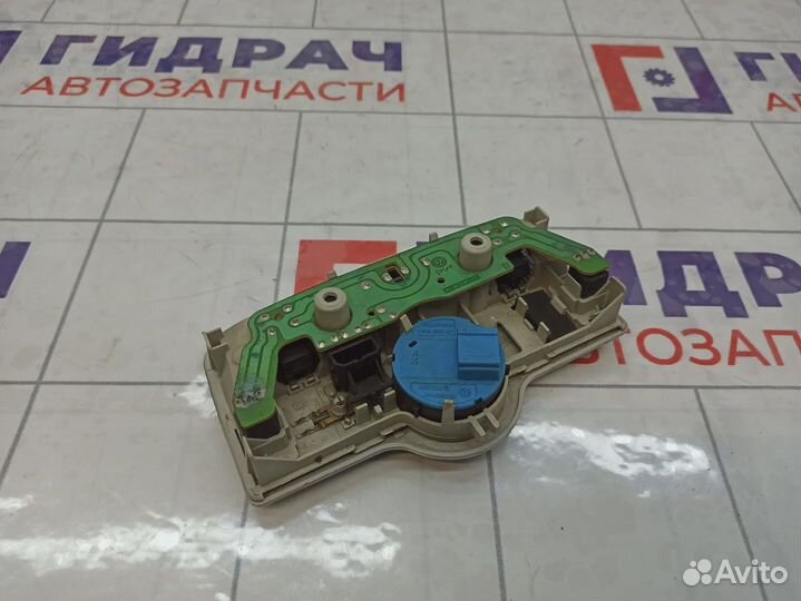 Плафон салонный Volkswagen Golf (Mk4) 1J0947103EY20