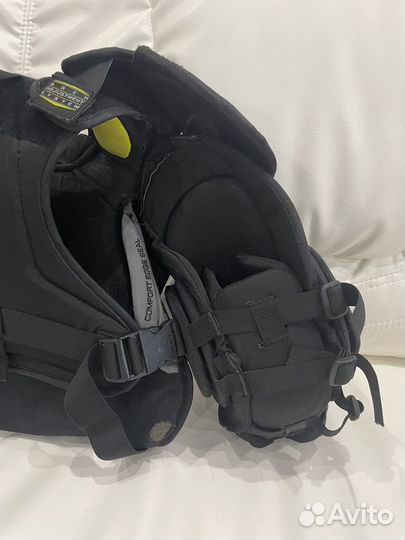 Вратарский нагрудник