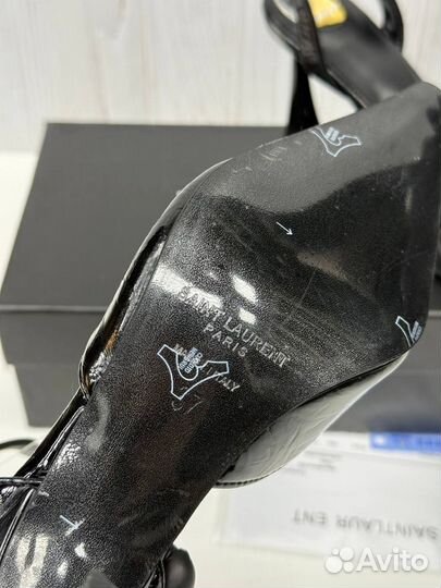 Босоножки женские с каблуком лакированные YSL