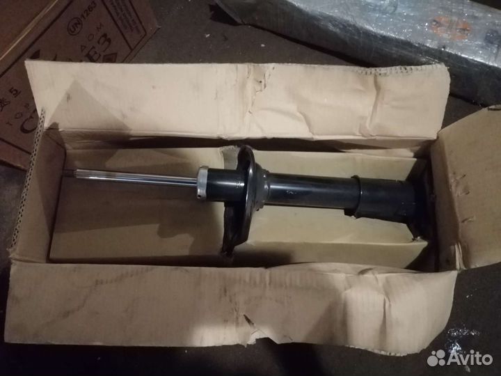 Амортизатор задний правый Hyundai Accent