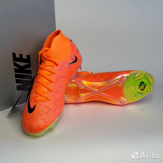 Футбольные бутсы nike phantom luna