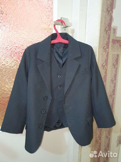 Школьный костюм для мальчика 128 серый