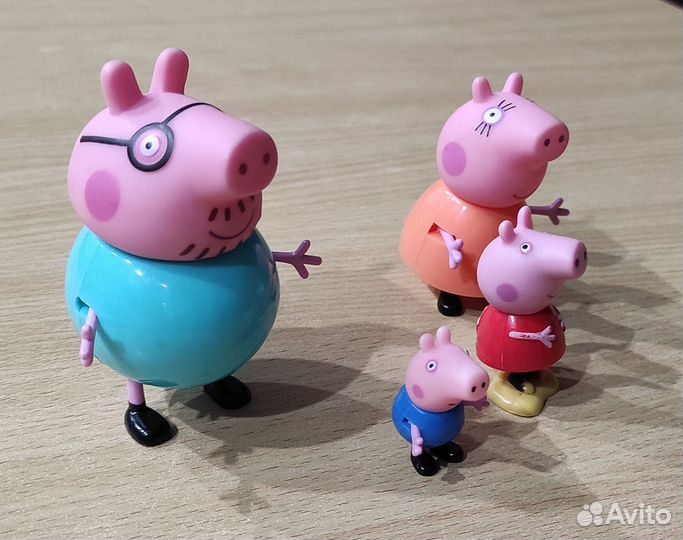 Игрушки - семья свинки Пеппы