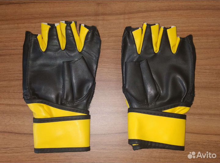 Перчатки для единоборств