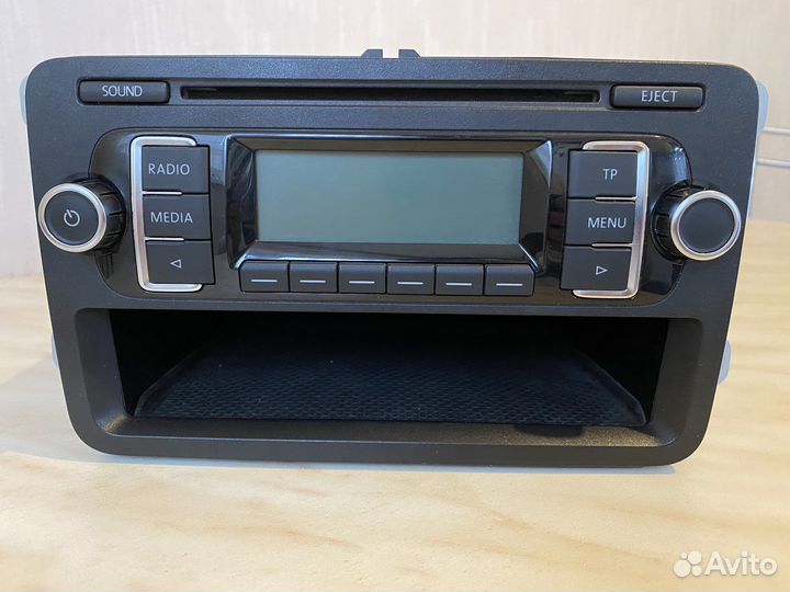 Штатная магнитола RCD 210 Volkswagen