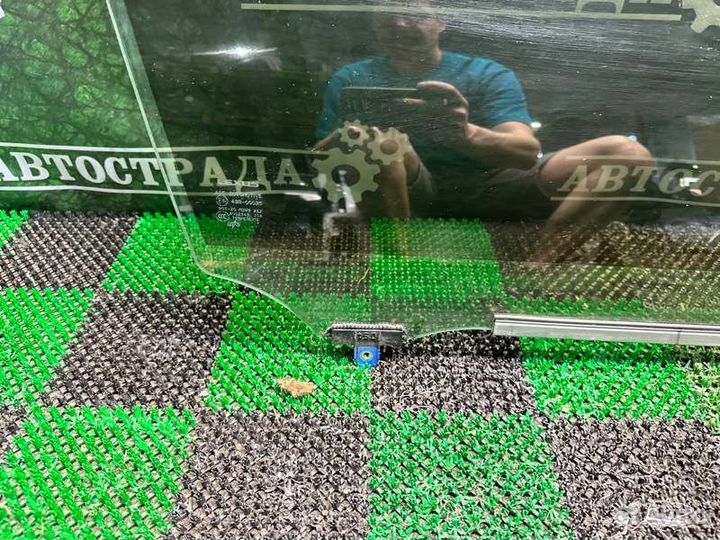 Стекло двери переднее правое Lexus Es 6 2012-2017