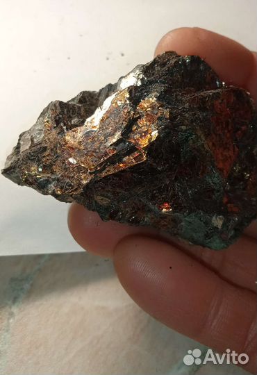 Минерал лампрофиллит необработаннный