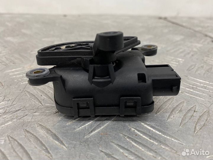 Б/У Сервопривод заслонки печки (моторчик