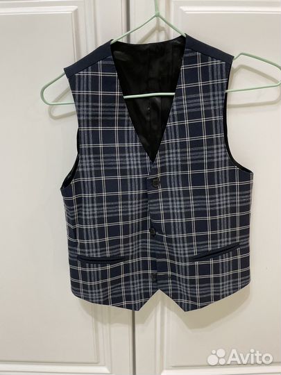 Школьные жилеты и рубашки для мальчика