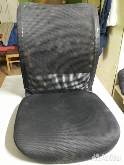Спинка и сиденье компьютерного кресла