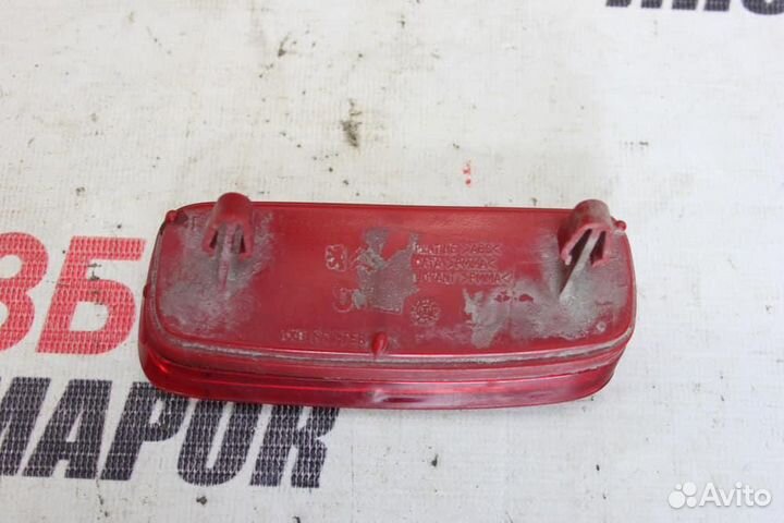 Отражатель в бампер задний левый для Peugeot 600 6