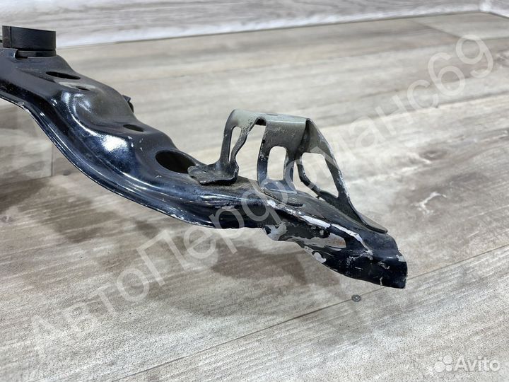 Верхняя часть передней панели Land Cruiser 200