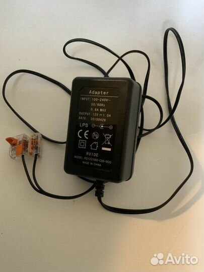 Блок питания 12v 1.0A, разъём на конце обрезан