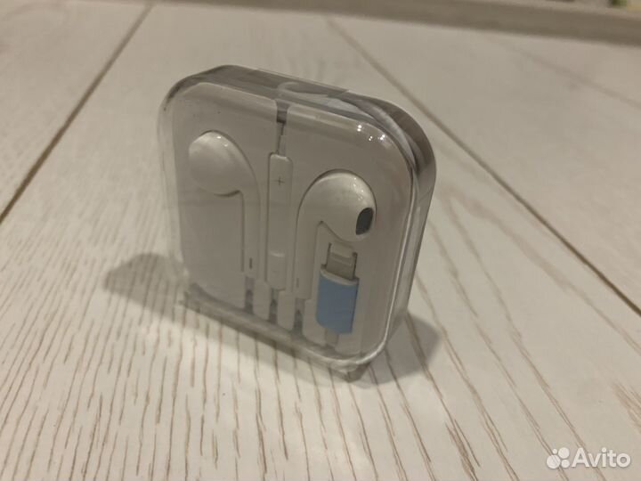 Наушники для iPhone лайтинг
