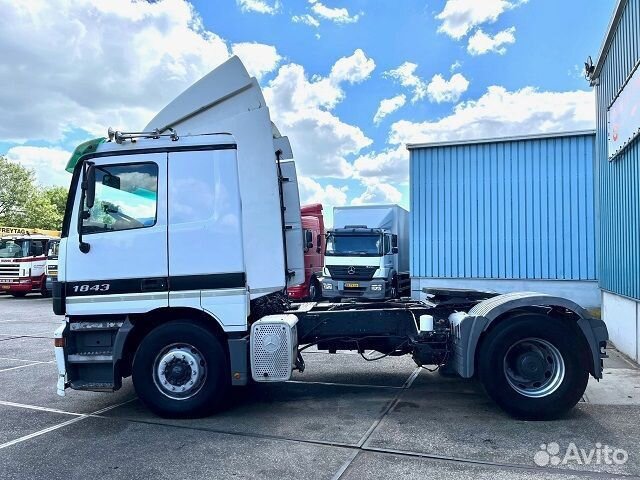 Pазбираем грузовик Mercedes-Benz Actros MPI 1996-2