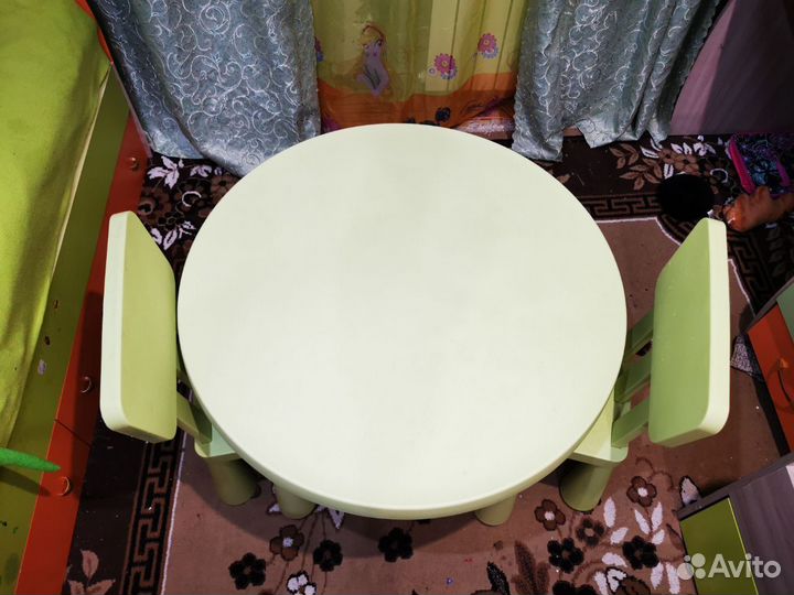 Детский стол и стул