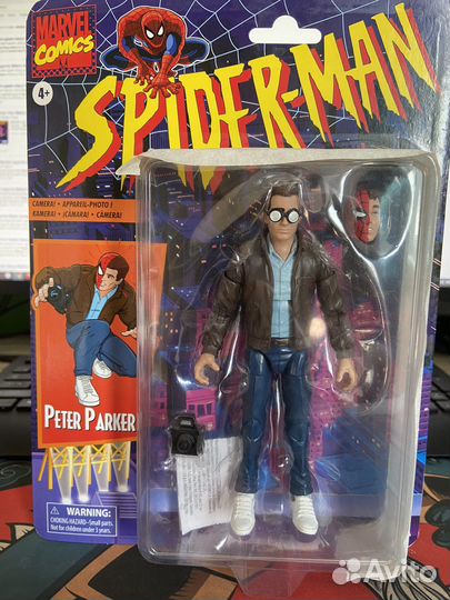 Питер Паркер Retro Marvel Legends