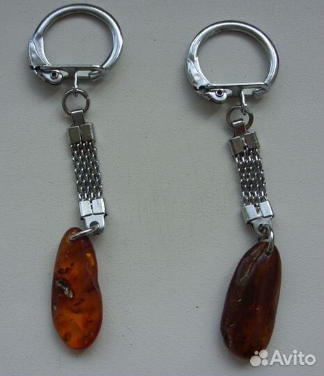 Янтарный брелок