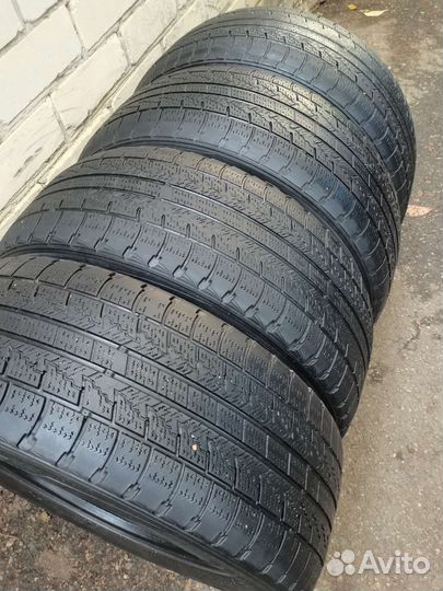 Roadstone Winguard Ice 215/55 R17 94Q