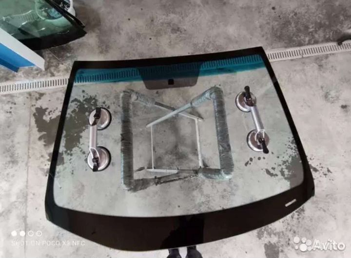 Лобовое стекло Opel Zafira 1998-2005г