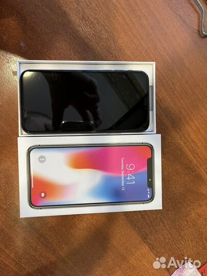 Телефон iPhone 10