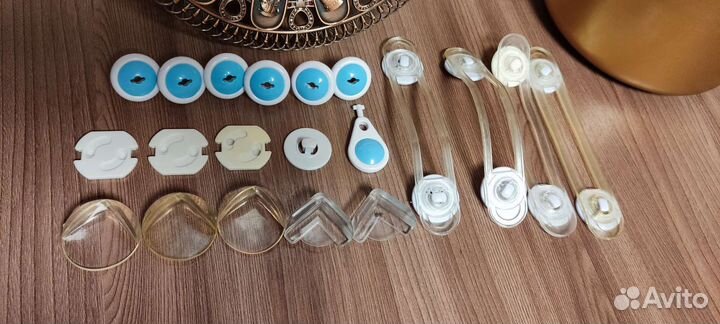 Защита на розетки, углы и т.д для детей