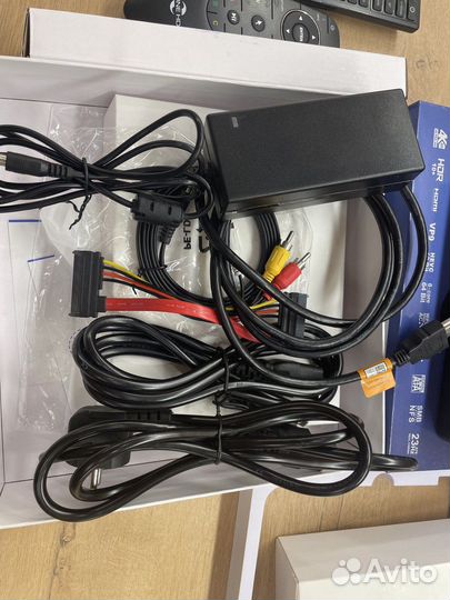 Dune HD Pro 4K II с двумя пультами